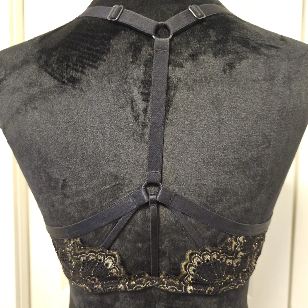 La Senza  Black Bra with Gold Lace Front Closure Racerback SZ 36C - Picture 5 of 11